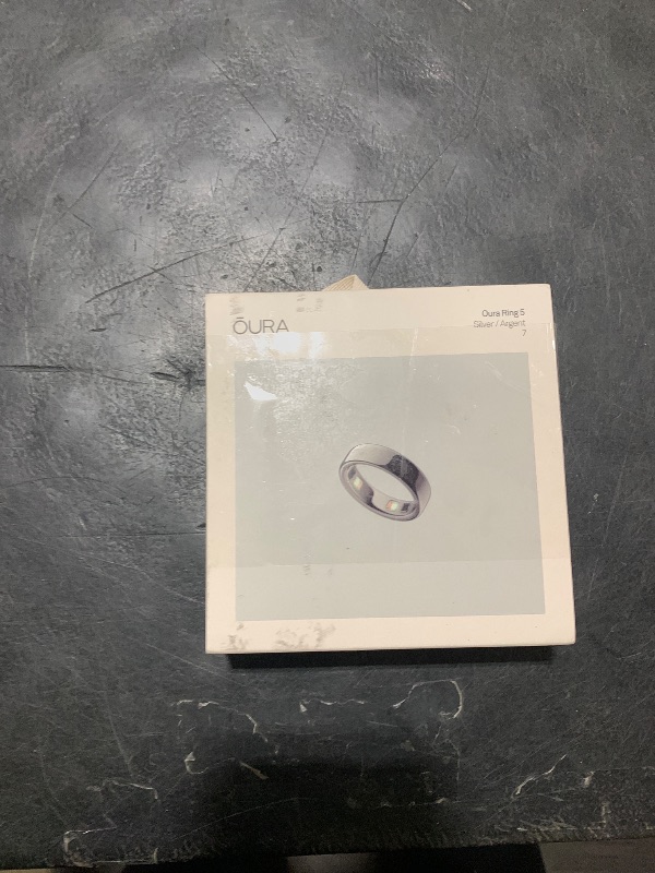 Photo 1 of Oura Ring 5 Smart Ring - Silver - Size 7