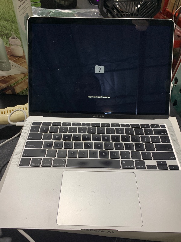 Photo 1 of Apple MacBook Air 13-inch Retina 8GB RAM 512GB SSD - Silver