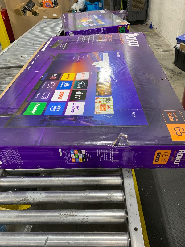 Photo 1 of Roku 65-Inch Select Series Smart TV 2026-4K (2160p) QLED TV TV