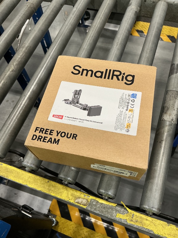 View 2 of SMALLRIG Foldable V Mount Battery Plate Kit