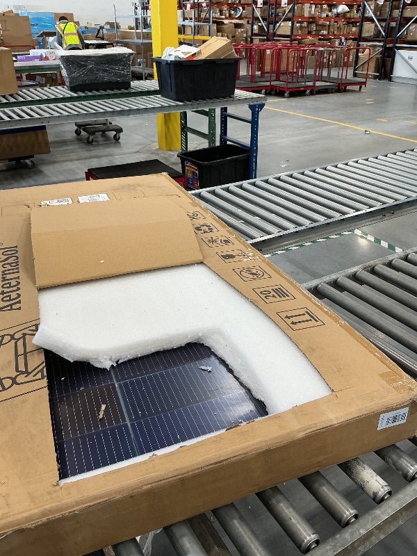View 3 of 200 Watt Solar Panels N-Type 18BB Solar Panel 25.6% High-Efficiency
