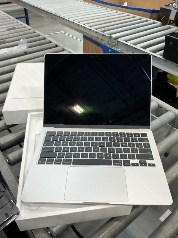 Photo 1 of Apple MacBook Air 13-inch M4 Laptop