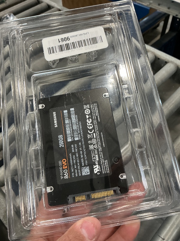 Photo 1 of Samsung 870 EVO 2TB SATA III SSD