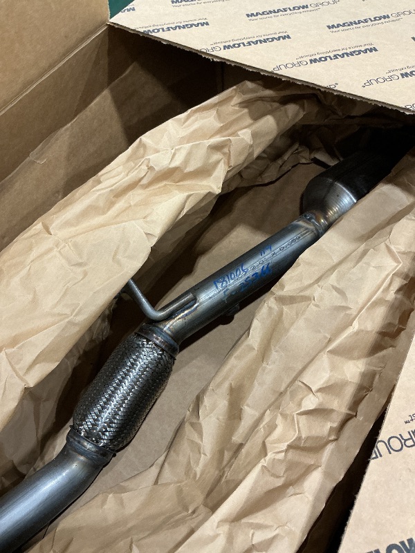 Photo 1 of MagnaFlow Direct-Fit Catalytic Converter 280340 (Federal/EPA Compliant)