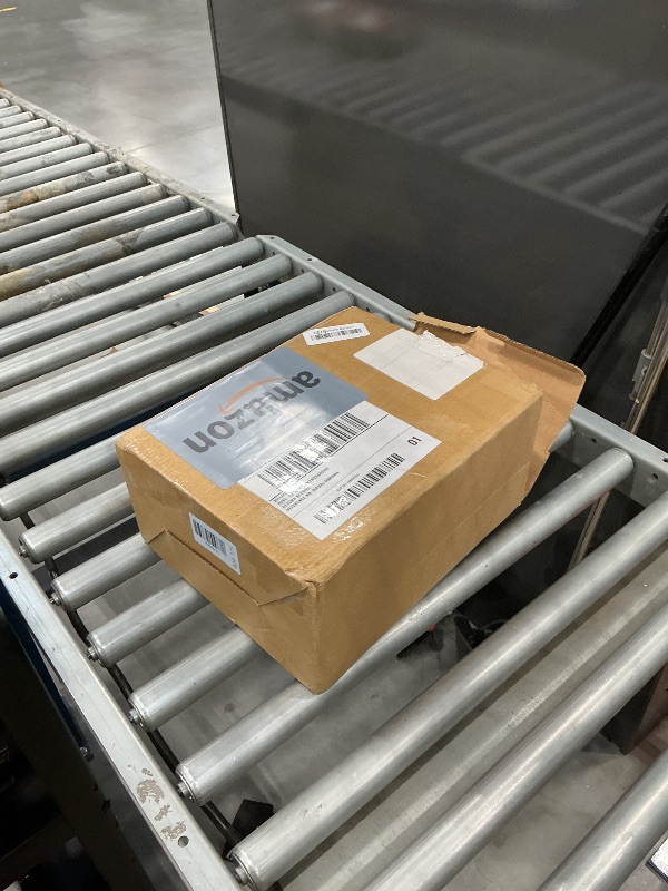 Photo 1 of YHSOLAR Solar Giraffe Garden Statue with Lantern