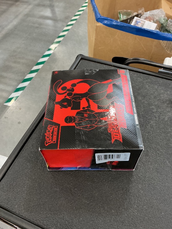 Photo 1 of Pokémon TCG: Scarlet & Violet - Destined Rivals Elite Trainer Box