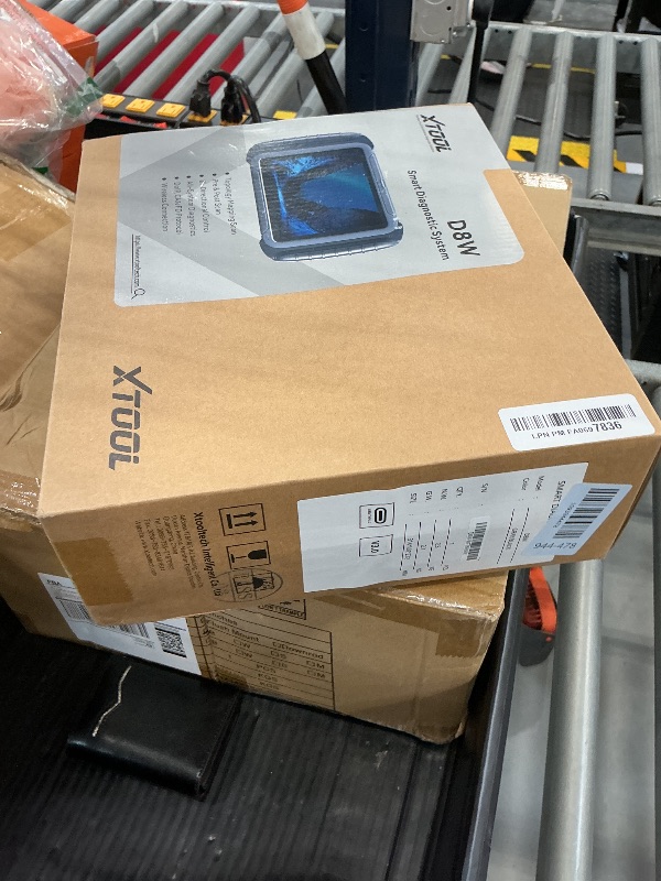 Photo 1 of XTOOL D8W Bidirectional Scan Tool with Topology Mapping