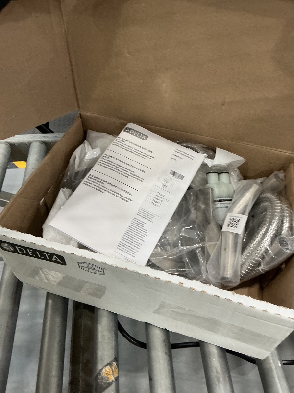 View 2 of Delta Albion 14 Series Brushed Nickel Shower Faucet Set with In2ition 2-in-1 Dual Shower Head with HandHeld Spray Combo, Valve Trim Kit, Spotshield Brushed Nickel T142855-SP-I (Valve Not Included)