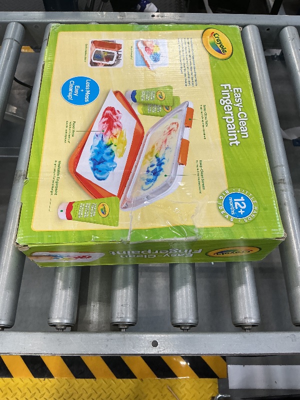 Photo 1 of Crayola Easy-Clean Finger Paint Set