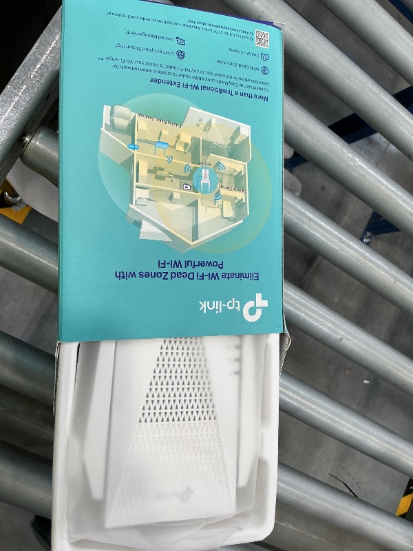 Photo 1 of TP-Link RE615X AX1800 WiFi 6 Range Extender
