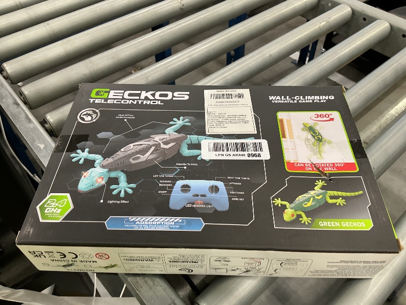 Photo 1 of KETIEE RC Wall Crawler Gecko Toy