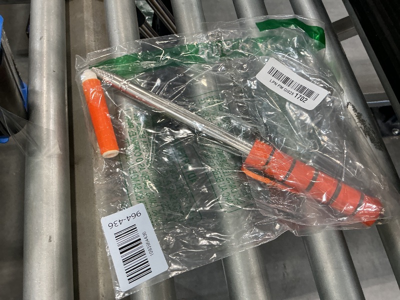 Photo 1 of SOESFOUFU Telescopic Chalk Holder Extension Rod