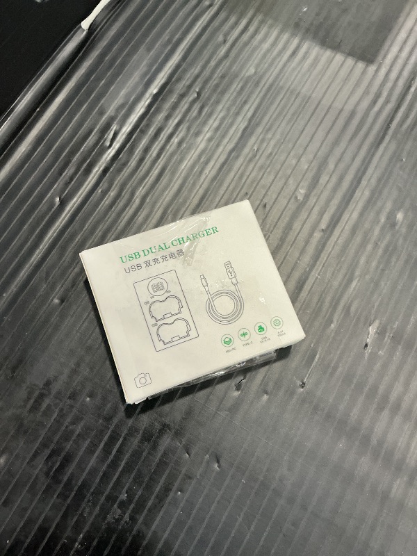 Photo 1 of Cilhrok LP-E6 Dual USB Camera Battery Charger