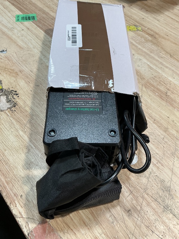 Photo 1 of QKDIM 54.6V 5A Battery Charger