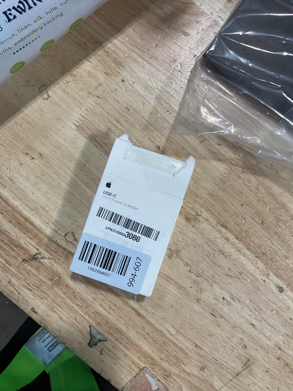 Photo 1 of Apple 20W USB-C Power Adapter