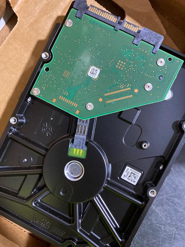 View 4 of Seagate 8TB IronWolf Internal NAS Hard Drive | SATA 6 Gb/s (ST8000VNZ04)