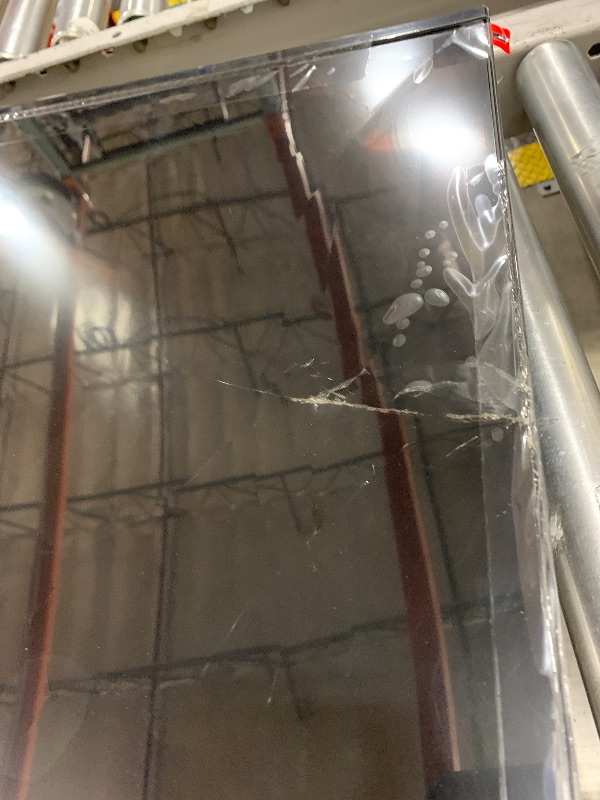 View 4 of Samsung 55-Inch QLED 4K Smart TV SALVAGE FOR PARTS ONLY