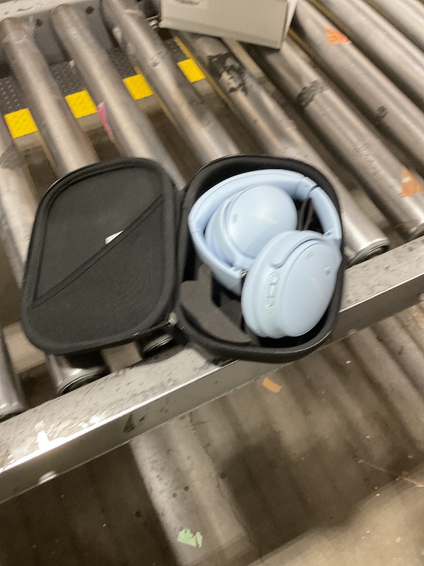 View 2 of Bose QuietComfort Noise Cancelling Headphones