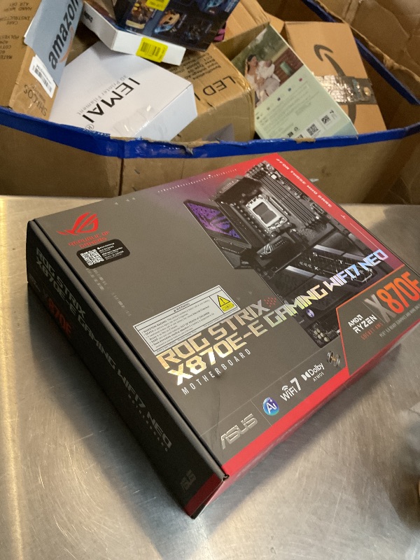 View 3 of ASUS ROG Strix X870E-E Gaming WIFI7 NEO, AMD ATX Motherboard, 18+2+2 Power Stages, DDR5, Five M.2 Slots, PCIe® 5.0 with Full Support for Next-gen GPUs, Wi-Fi 7, Dual USB4