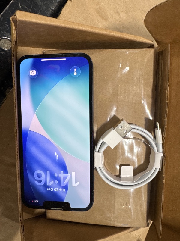 View 5 of Apple iPhone 14 128GB Midnight Unlocked