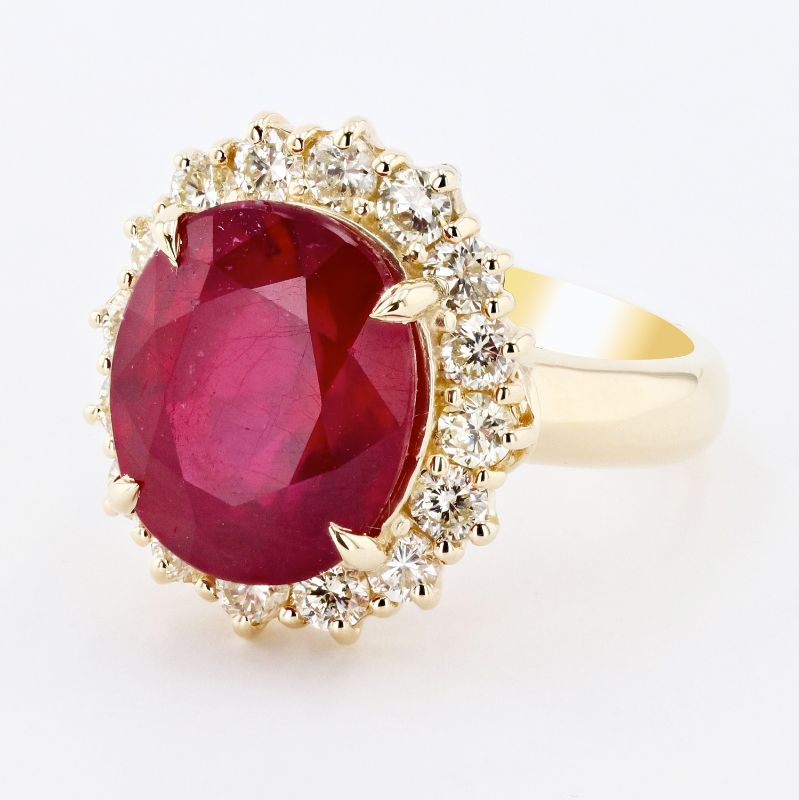 Photo 1 of 14K YELLOW GOLD 7.91ct RUBY AND .94ctw DIAMOND RING W CERTIFIED APPRAISAL (APPROX SIZE 6.5)  RN031330
