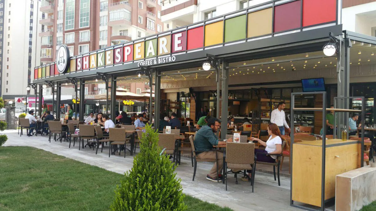 Shakespeare Coffee & Bistro — Fotoğraf 1