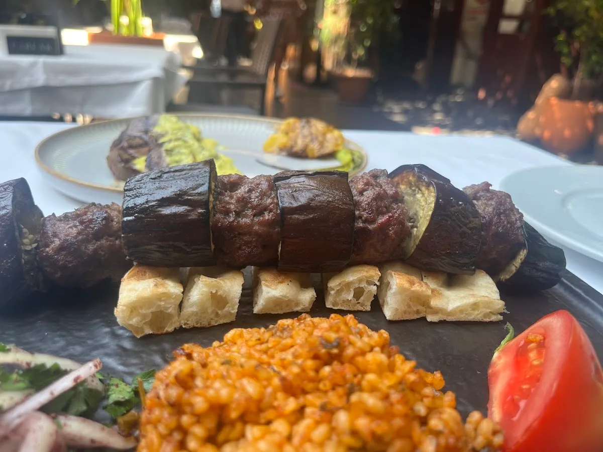 Parlak Restaurant
