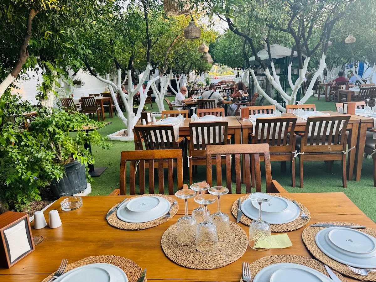 Sultan Bahçe Restaurant — Fotoğraf 1