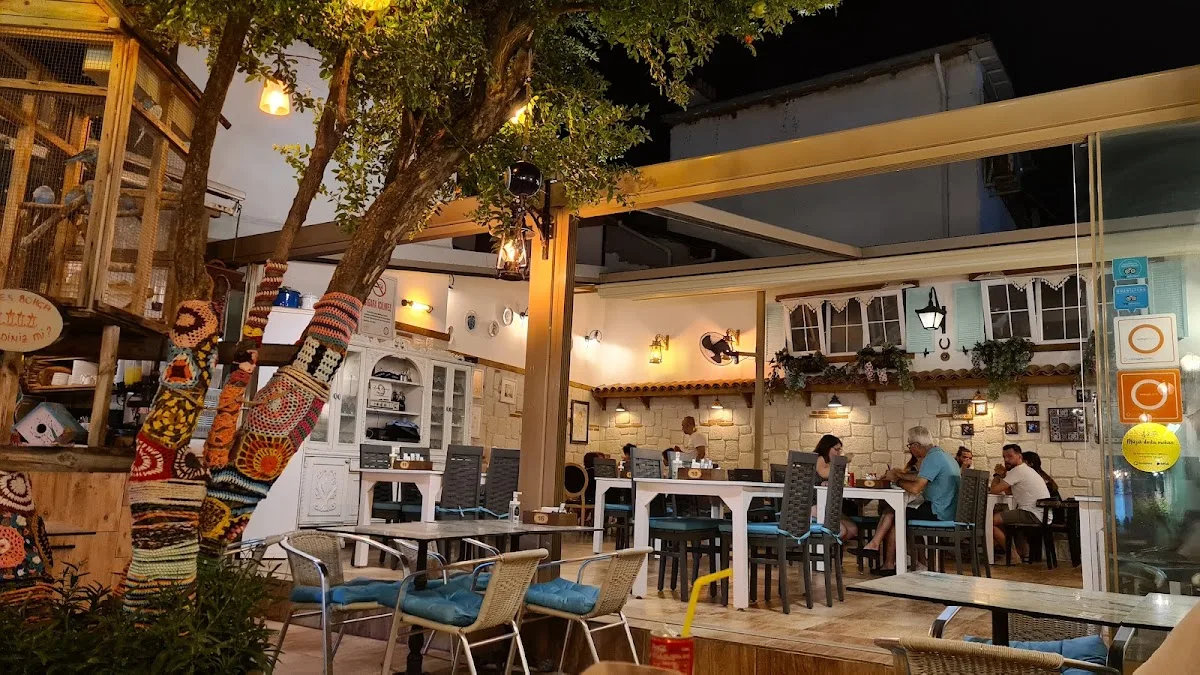 La'dude Art Cafe & Galeri