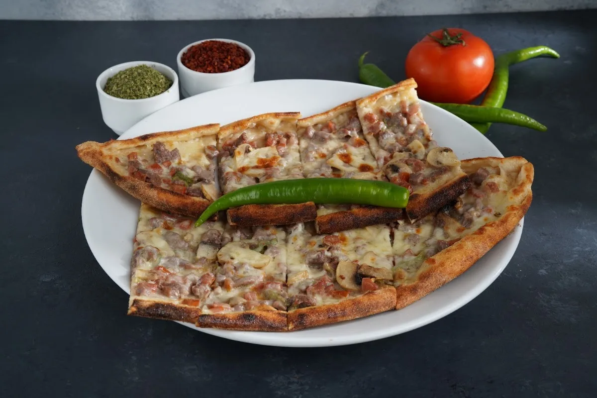 Öz Mevlana Pide Ve Kebap Salonu (Etimesgut) — Fotoğraf 2