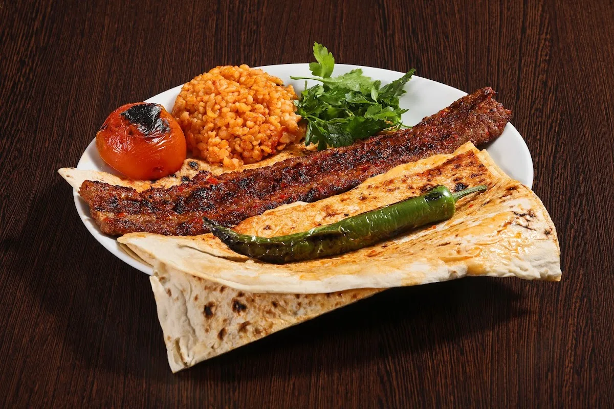 Hakkı Ustanın Adana Sofrası — Fotoğraf 3