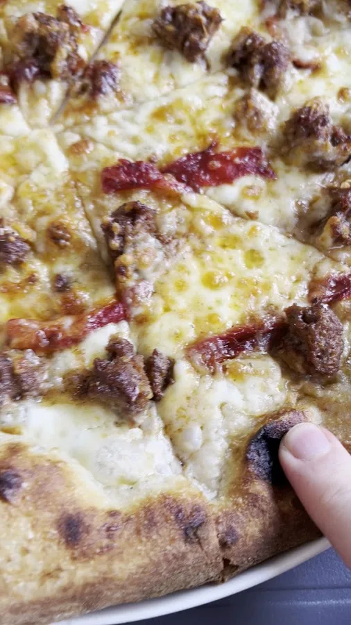 Unica ekşimaya pizza — Fotoğraf 2