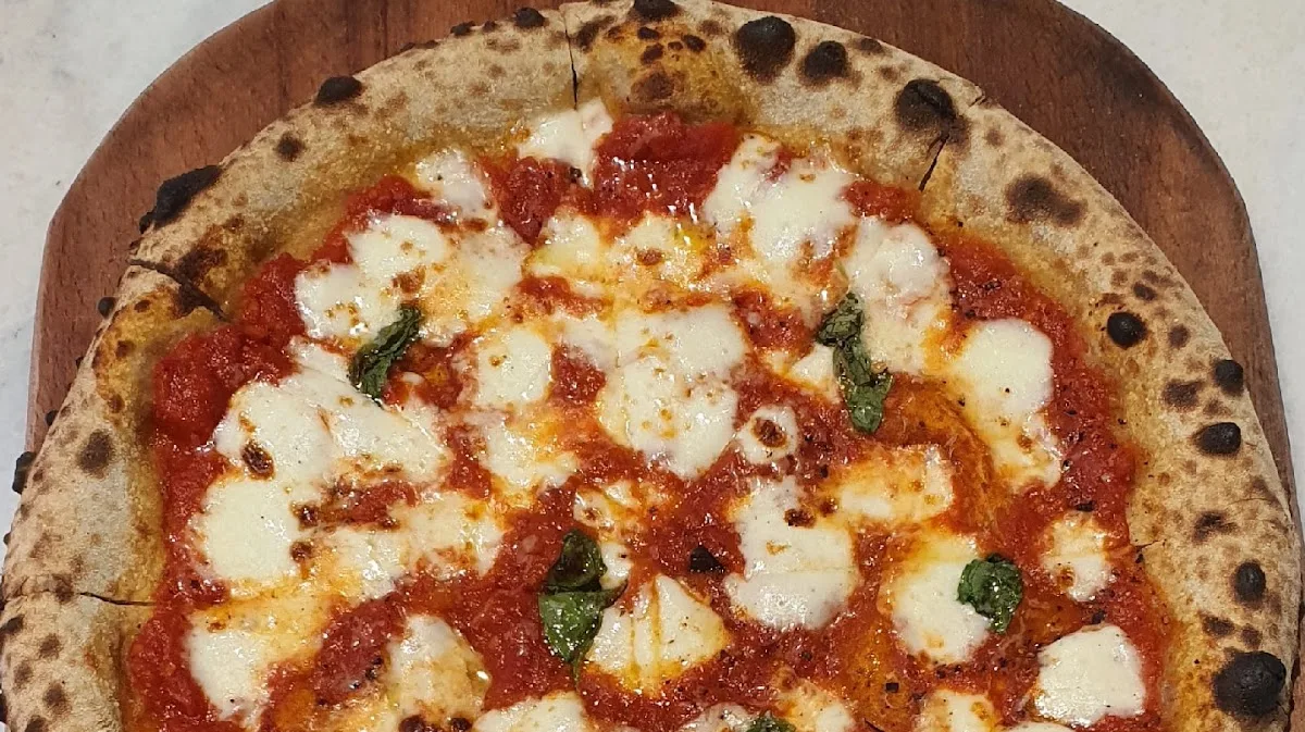 Unica ekşimaya pizza — Fotoğraf 3
