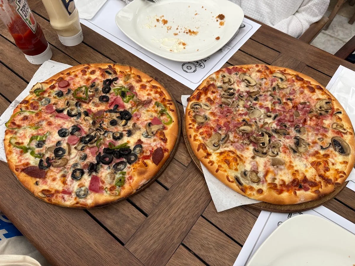 Sünger Pizza Restaurant — Fotoğraf 2