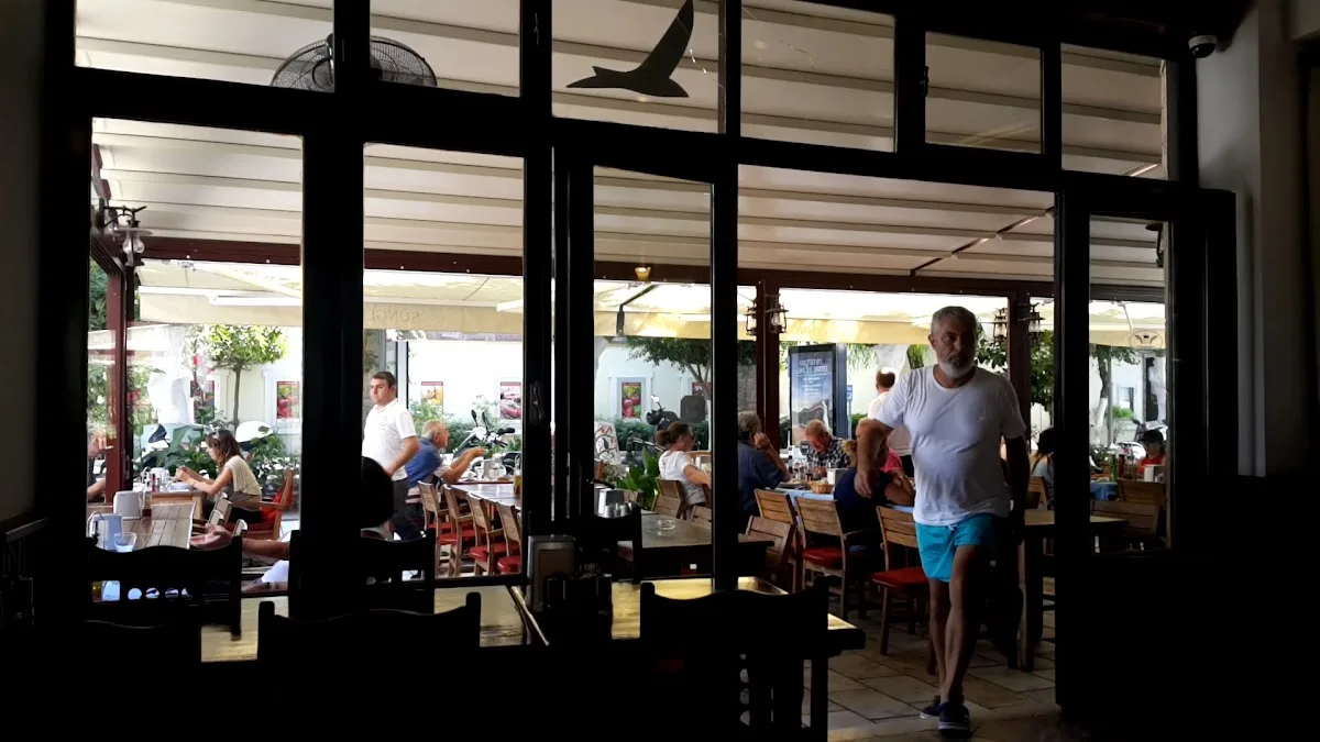 Sünger Pizza Restaurant — Fotoğraf 3