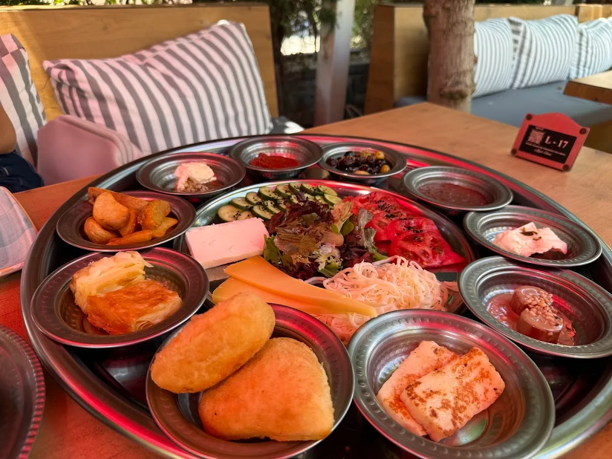 Zuva Garden (Eski adı ile Zukka Kafe ) — Fotoğraf 2