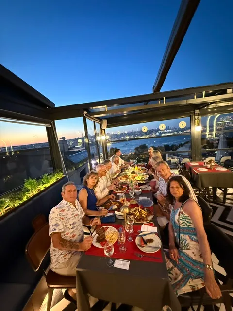 Pino Gare Rooftop Restaurant — Fotoğraf 3