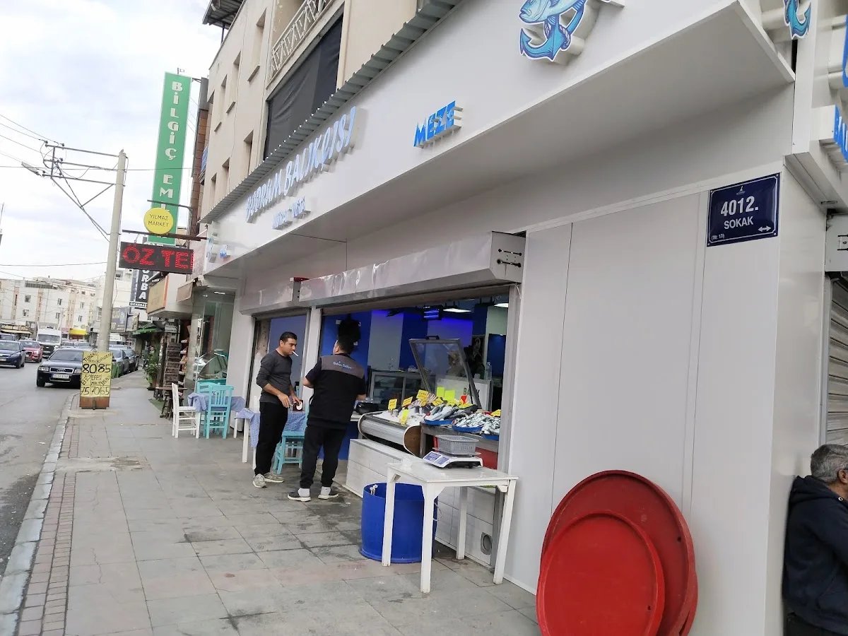 Karabağlar Bodrum Balıkçısı Murat Usta — Fotoğraf 1