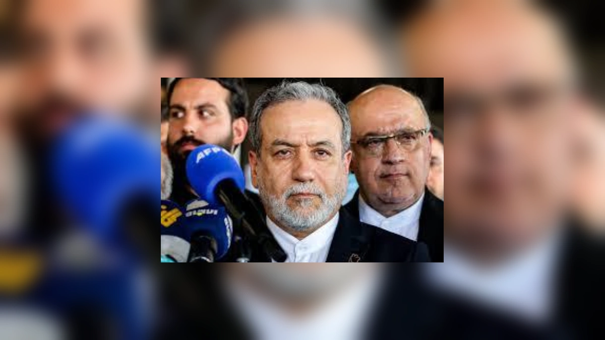 Iranian Foreign Minister speaking to reporters about the US-Iran agreement