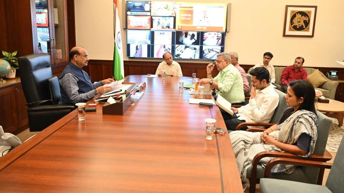 TMC leader Abhishek Banerjee in a meeting as party submits petitions against rebel MPs