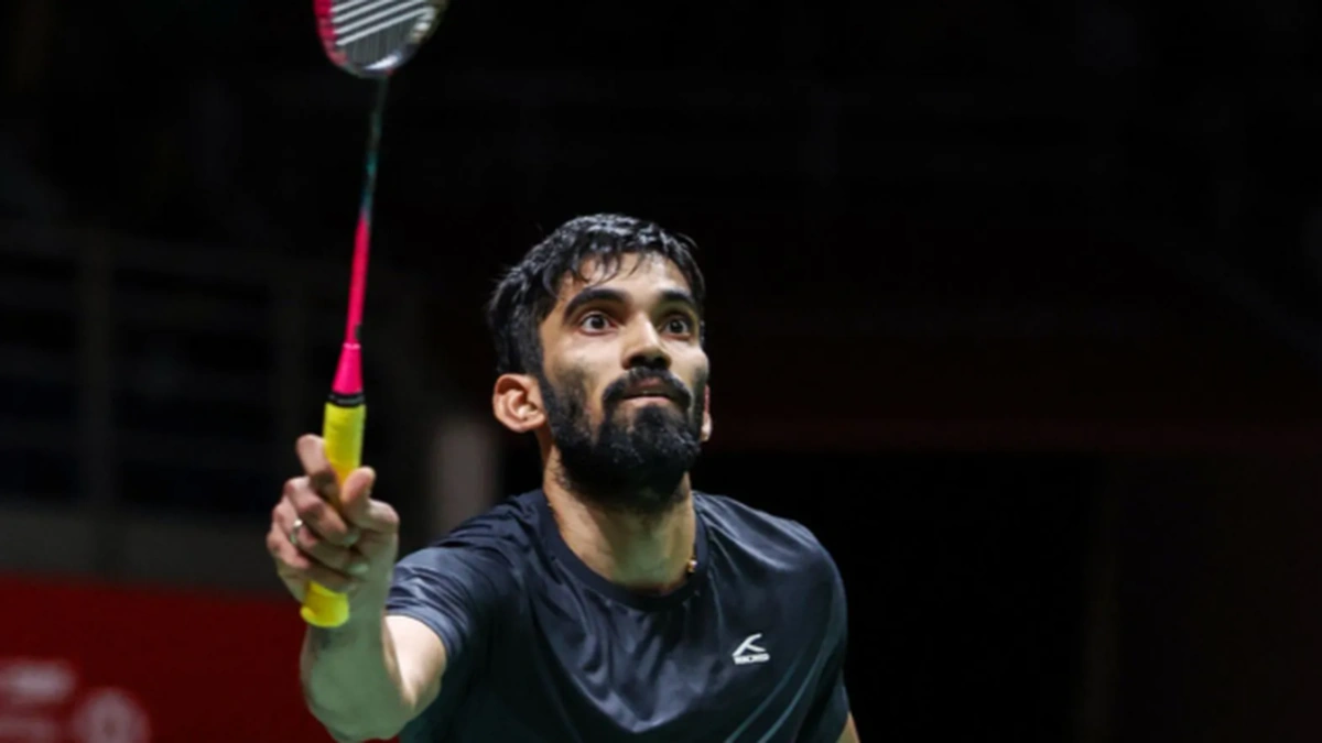Kidambi Srikanth playing badminton during US Open final