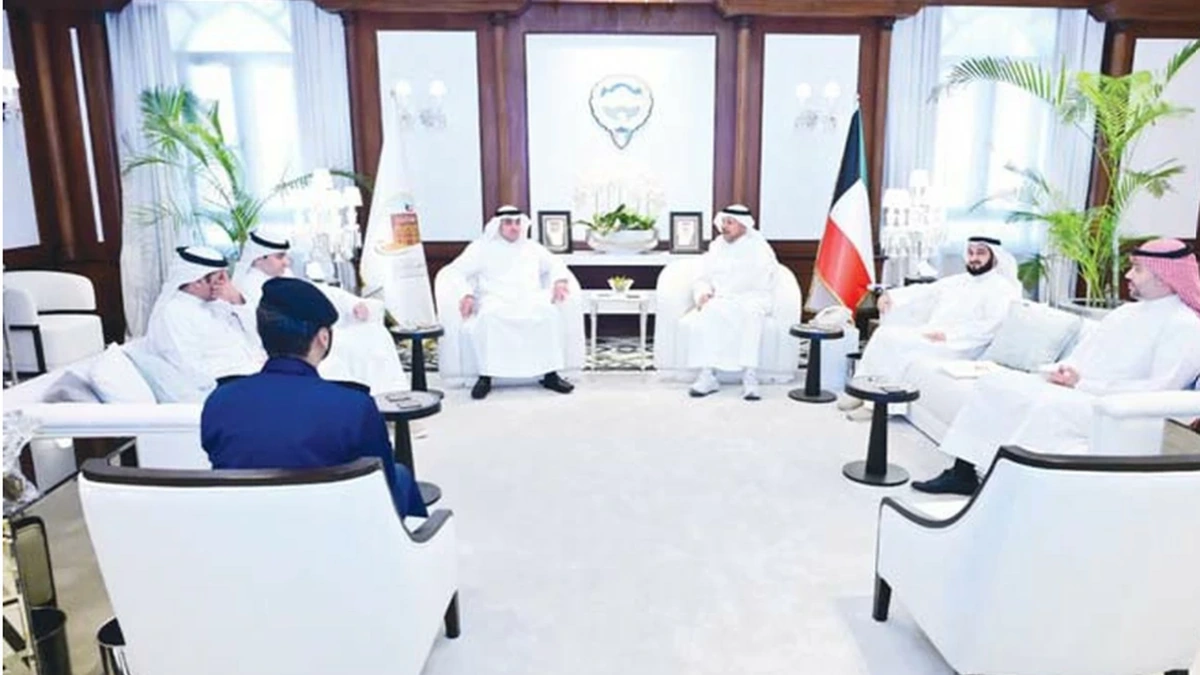 Farwaniya governor meeting Popular Cafes Board representatives in Kuwait