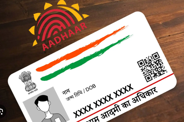 Malayalam newspaper clipping about Supreme Court notice on Aadhaar use