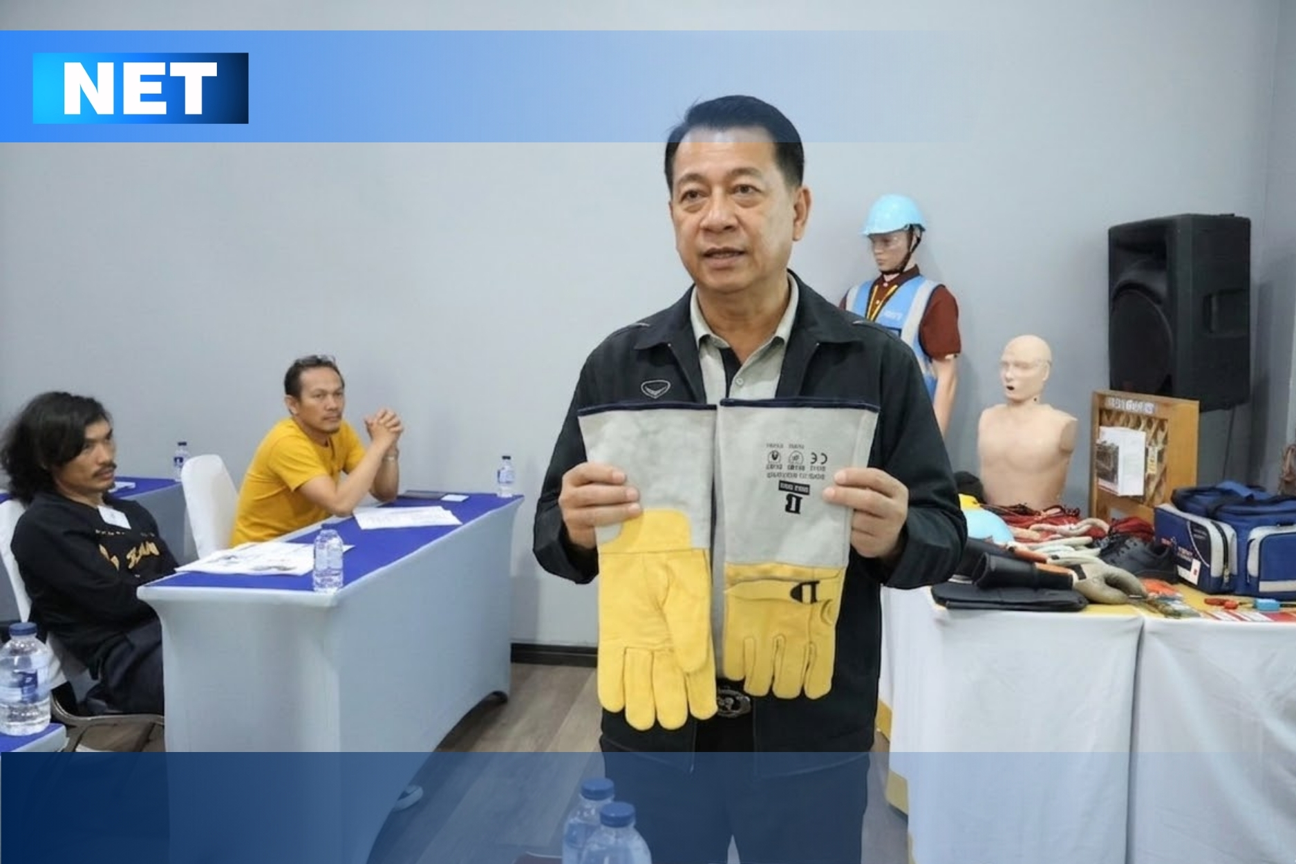 ผู้สอนความปลอดภัยในงานไฟฟ้าของงาน Telcom - EC Trainer