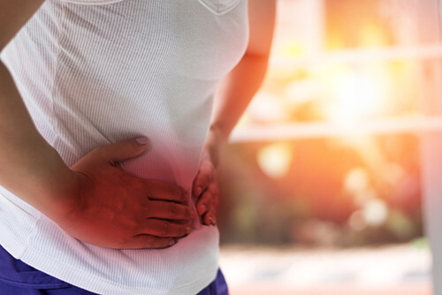 portraying a girl having diverticulitis symptoms