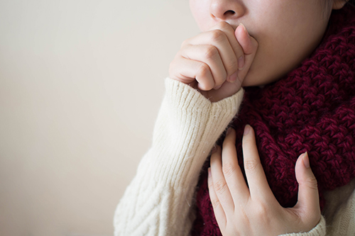 girl with throat problems
