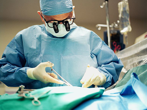 Cases where delayed surgery is recommended