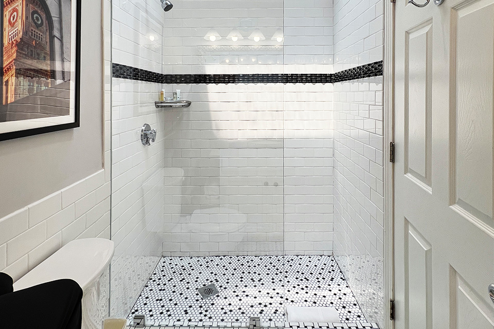 Luxury Bay Window King bathroom shower