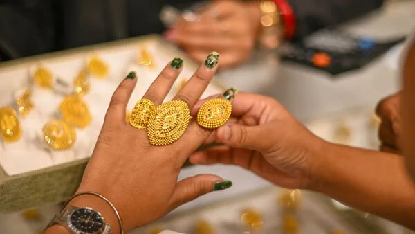 శుభవార్త: తగ్గిన బంగారం ధరలు