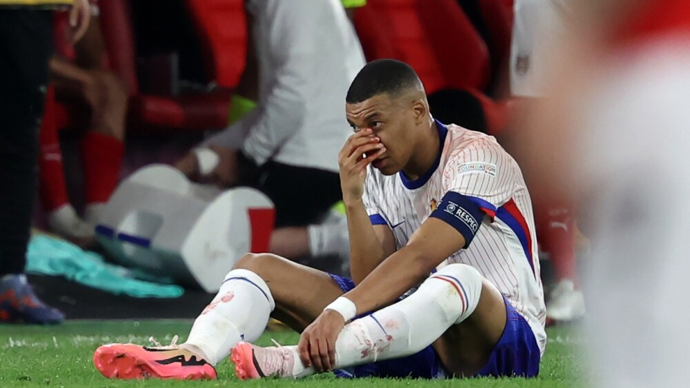 Kylian Mbappe Usai Berbenturan dengan Bek Austria